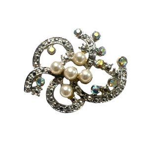 Vintage 1950’s Rhinestone Brooch with Pearls